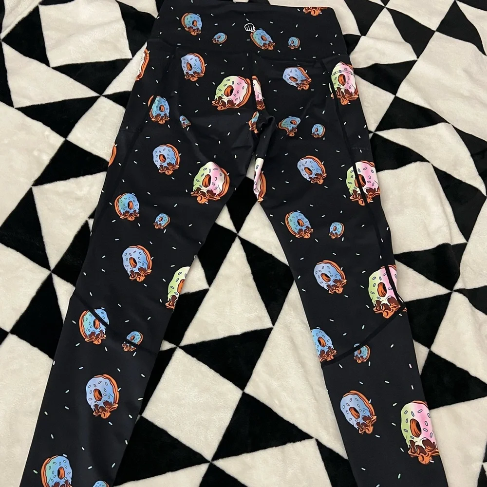 Feed me fight me leggings - DISCONTINUED BRAND - Picture 2 of 4